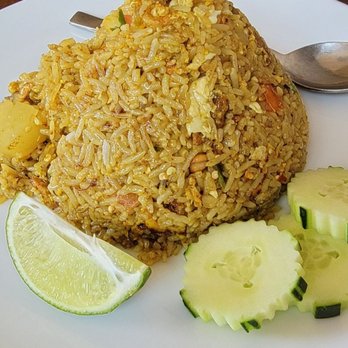 Naree Thai Restaurant - Pineapple Fried Rice with Chicken Thai Spicy - Thai Near Me - Long Beach, California