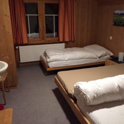 Schwendihotel Iltios  - Three bedroom room adjoining a second room with a bathroom. Exceptionally clean