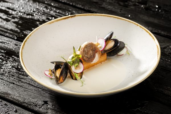 Quale Restaurant by null