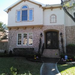 Squeaky Clean Windows And Gutters