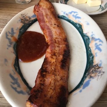 Peter Luger - Steakhouses Near Me - Brooklyn, New York
