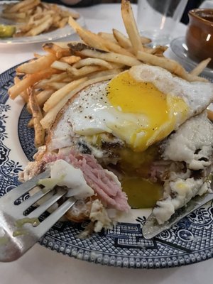 Tonti's Cocktail Bar & Bistro by null