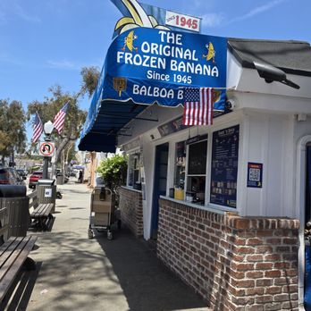 Sugar 'n Spice - Outside - Ice Cream & Frozen Yogurt Near Me - Newport Beach, California Sugar 'n Spice - Outside - Ice Cream & Frozen Yogurt Near Me - Newport Beach, California
