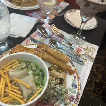 Mandarin Restaurant - Wonton soup was perfectly flavored - Buffets Near Me - Niagara Falls, Ontario