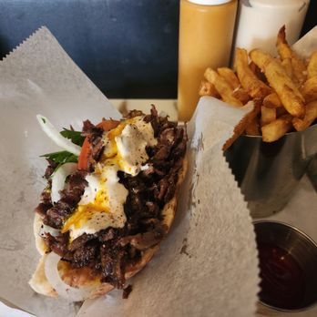 Avi Cue - Wagyu Shawarma Sandwich - Middle Eastern Near Me - Los Angeles, California