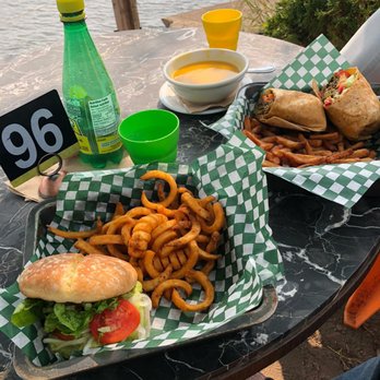 Patate et Persil - Mexican burger with curly fries, butternut and pumpkin soup, veggie wrap - Burgers Near Me - Vaudreuil-Dorion, Quebec Patate et Persil - Mexican burger with curly fries, butternut and pumpkin soup, veggie wrap - Burgers Near Me - Vaudreuil-Dorion, Quebec
