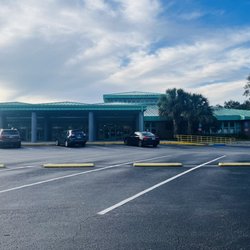 US Post Office - Usps parking lot empty on Saturday morning!!!