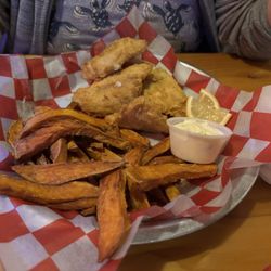 JJ & Freddie's - Bluegill with sweet potato fries