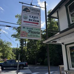 Mount Gretna Pizzeria - Front of restaurant