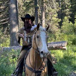 Bar T 5 Covered Wagon Cookout and Western Show - Bandit along our journey