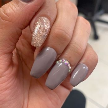 Feliz Salon - Nails by Harry - Eyelash Service Near Me - Santa Ana, California