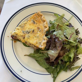 Le Petit Chez Mimi - perfect quiche lorraine - French Near Me - Santa Monica, California Le Petit Chez Mimi - perfect quiche lorraine - French Near Me - Santa Monica, California