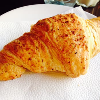 La Perle - Nuss-Nougatcroissant - Cafes Near Me - Berlin, BE La Perle - Nuss-Nougatcroissant - Cafes Near Me - Berlin, BE