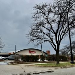 Binny's Beverage Depot - Storefront