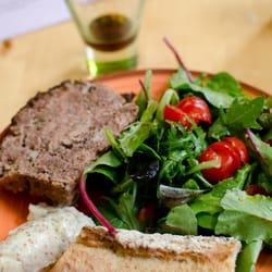 La Cigale - La fameuse assiette de pain de viande!!!