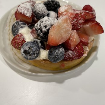 Cardinali Bakery - Mixed fruit tart - Bakeries Near Me - Carle Place, New York Cardinali Bakery - Mixed fruit tart - Bakeries Near Me - Carle Place, New York