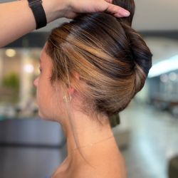 Salon Elia