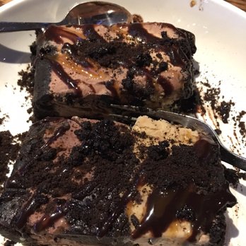 State & Main Kitchen And Bar - Dirt pie brownie with ice cream - Bars Near Me - Hamilton, Ontario