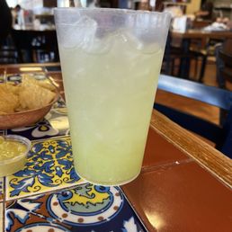 Agua fresca limon y pepino Agua fresca limon y pepino