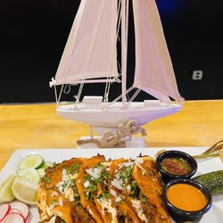 Alberto's Restaurant & Raw Bar