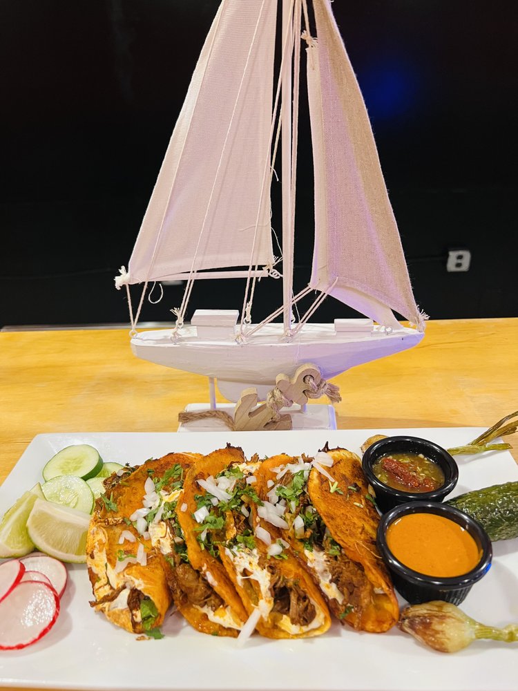 Alberto's Restaurant & Raw Bar