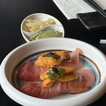 Sushi Kashiwa - Bluefin Toro with Uni Nigiri - Sushi Bars Near Me - Pacifica, California Sushi Kashiwa - Bluefin Toro with Uni Nigiri - Sushi Bars Near Me - Pacifica, California