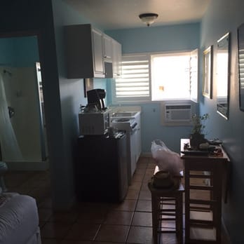 Leucadia Beach Inn - Fridge, microwave, coffee pot and stove - Hotels Near Me - Encinitas, California