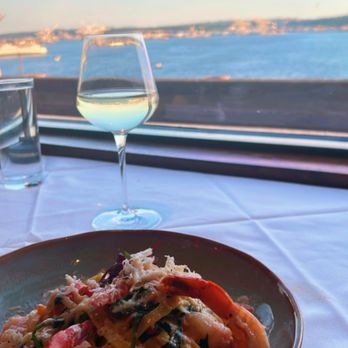 Cutters Crabhouse - Dungeness Crab & Shrimp Fettuccine - Seafood Near Me - Seattle, Washington Cutters Crabhouse - Dungeness Crab & Shrimp Fettuccine - Seafood Near Me - Seattle, Washington