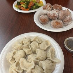Double Dragon - Dumplings, Chinese "donuts", beef stir fry