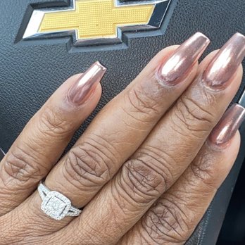 Chloe Nails - THE CHROME NAILS ARE EVERYTHING! - Nail Salons Near Me - Lomita, California