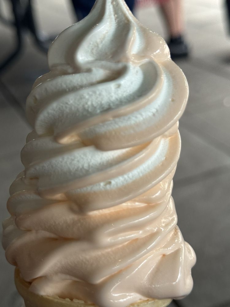 Sam's Eats & Sweets Logo