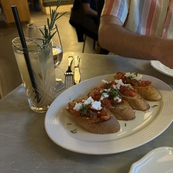 Vagabondo Restobar - Vegan bruschetta and mocktail - Italian Near Me - Toronto, Ontario