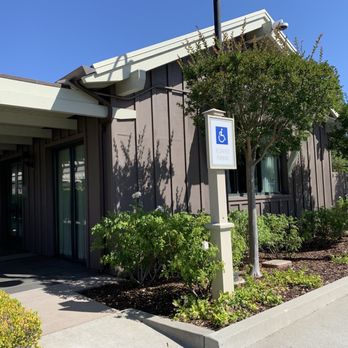 Rosewood Sand Hill - Conference Room Outside - Hotels Near Me - Menlo Park, California