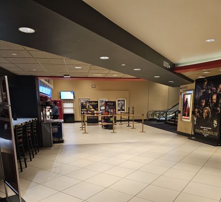 AMC Burbank Town Center 6 by null