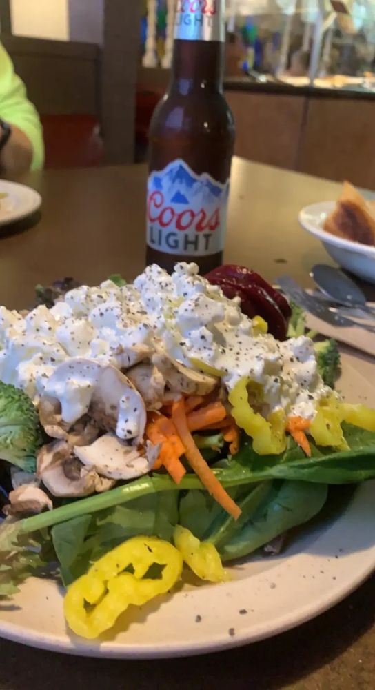 VILLAGE INN PIZZA PARLOR Updated September 2024 20 Photos & 16