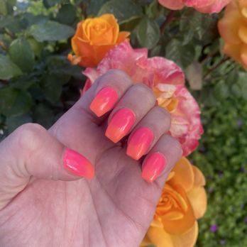 Sonoma Nails - Ombré manicure with builders gel. - Nail Salons Near Me - Sonoma, California