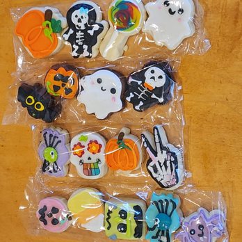 Hayley Cakes And Cookies - Mini Halloween cookies --- regular and chocolate flavors - Bakeries Near Me - Austin, Texas