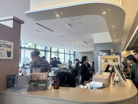 Erewhon Culver City by null