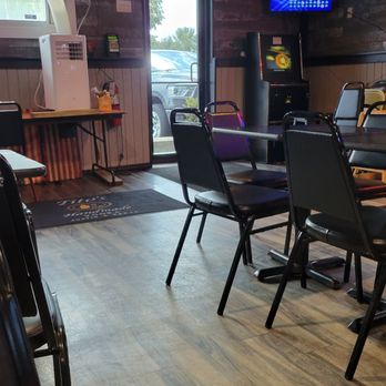 Oak Grove Tavern - Entrance - Dive Bars Near Me - Grove City, Ohio Oak Grove Tavern - Entrance - Dive Bars Near Me - Grove City, Ohio
