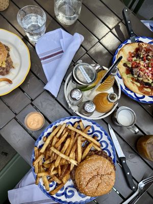 Dove's Luncheonette by null