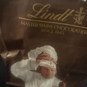 Lindt Chocolate Shop - Chocolatiers & Shops Near Me - Nashua, New Hampshire