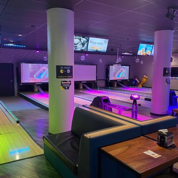 District Eat And Play - Bowling lanes - Escape Games Near Me - Oviedo, Florida