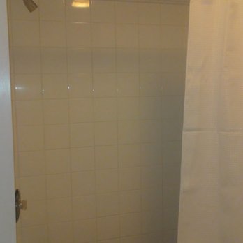 C Happy Artistic Construction - a clean bathroom - Carpenters Near Me - Wilmington, North Carolina C Happy Artistic Construction - a clean bathroom - Carpenters Near Me - Wilmington, North Carolina