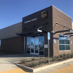 UPS Customer Center - Outside