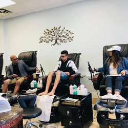 E Nails