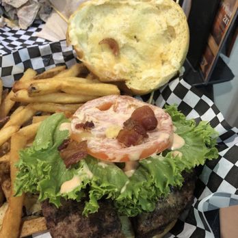 Los Verdes - Burgers Near Me - Miami, Florida