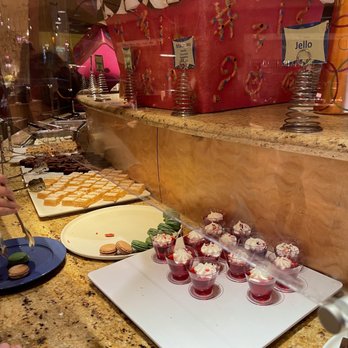 Goofy's Kitchen - Dessert Station - American Near Me - Anaheim, California
