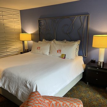 Inn at Northrup Station - King bed - Hotels Near Me - Portland, Oregon Inn at Northrup Station - King bed - Hotels Near Me - Portland, Oregon