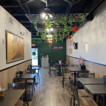 BAMBU - Seating area - Bubble Tea Near Me - Metairie, Louisiana