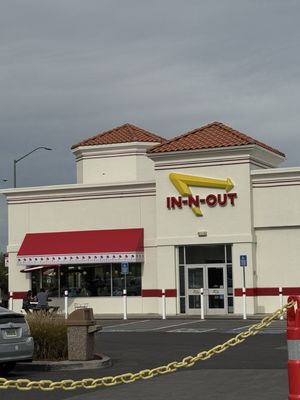In-N-Out Burger by null